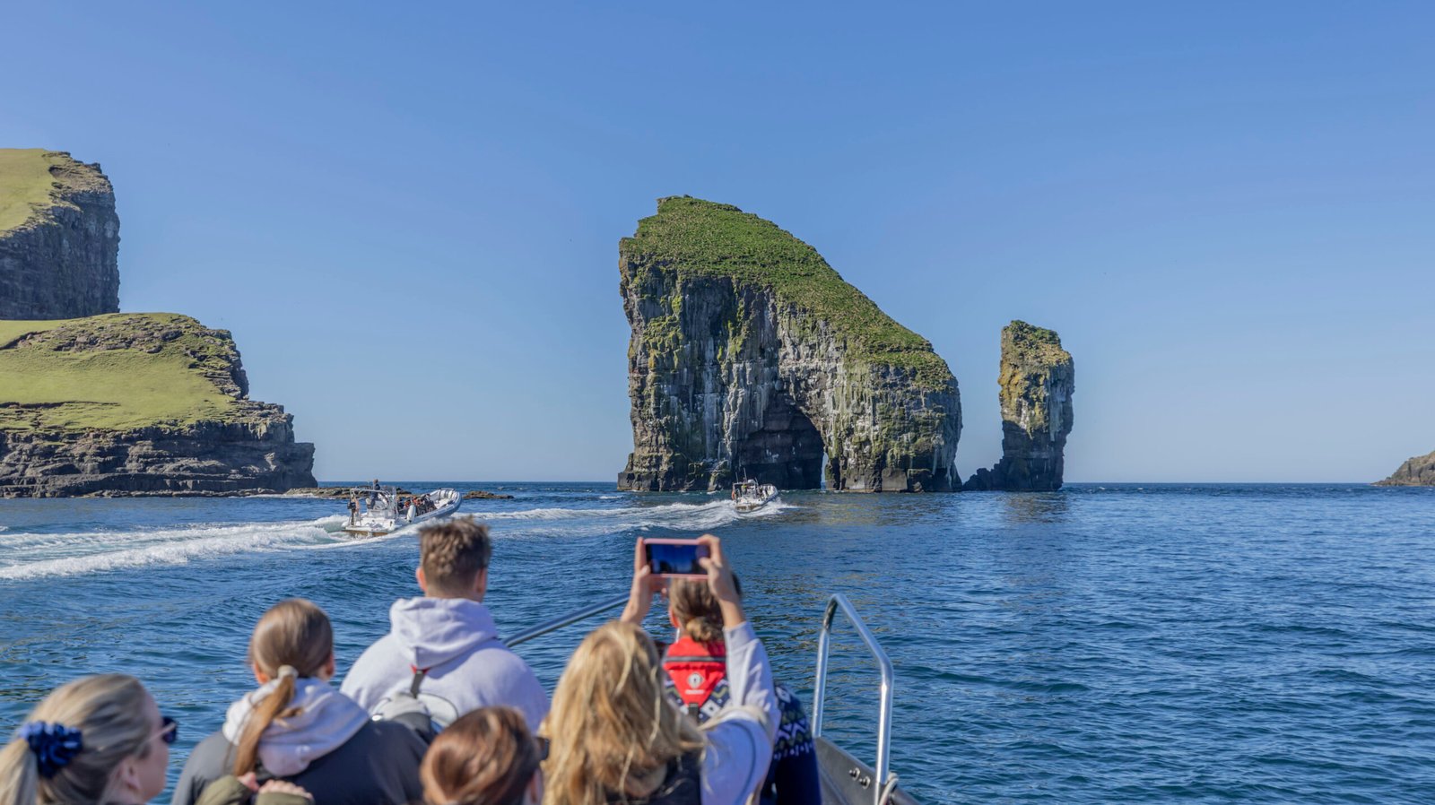 Boat Tour to drangarnir