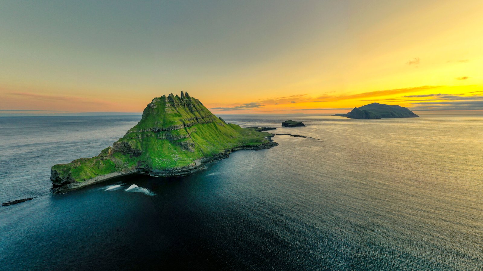 Tindh lmur The Iconic Five Peaks Of The Faroe Islands