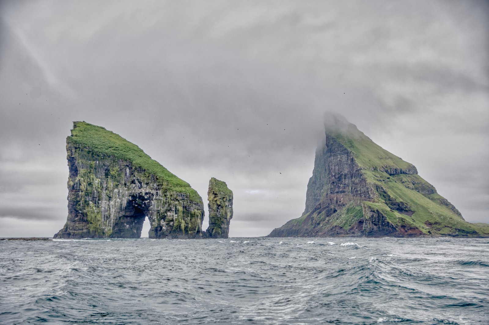 Drangarnir and Tindhólmur