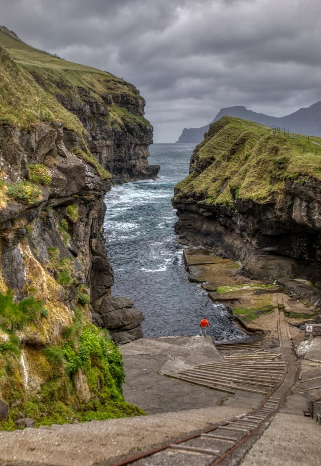 The sea gorge in Gjógv